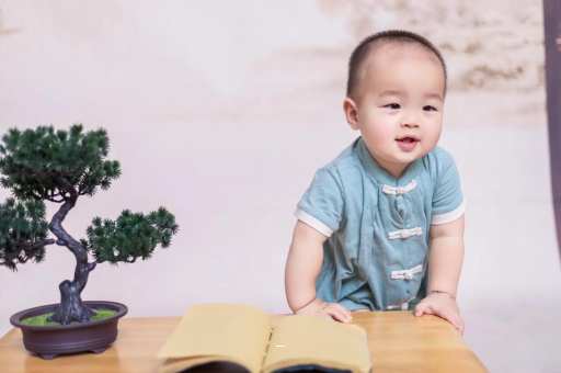 玉溪宝宝脸上小白点